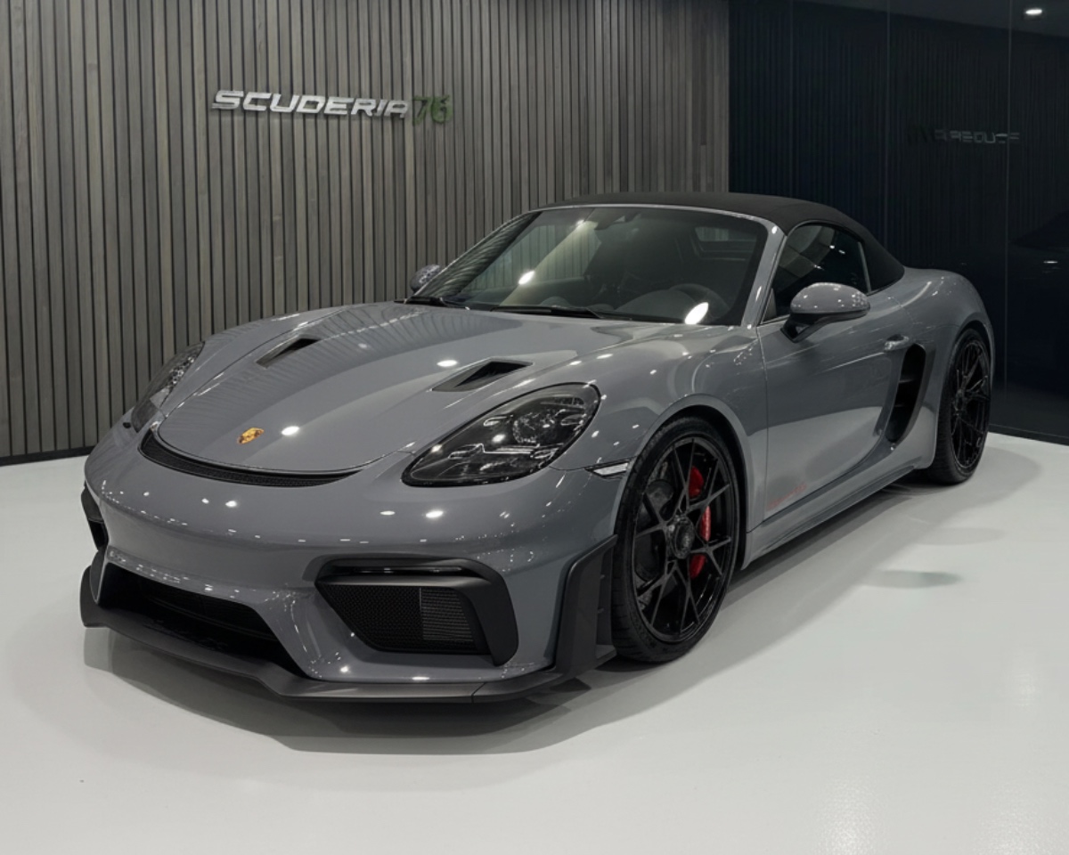 718 Spyder RS in Grigio Artico da Scuderia 76