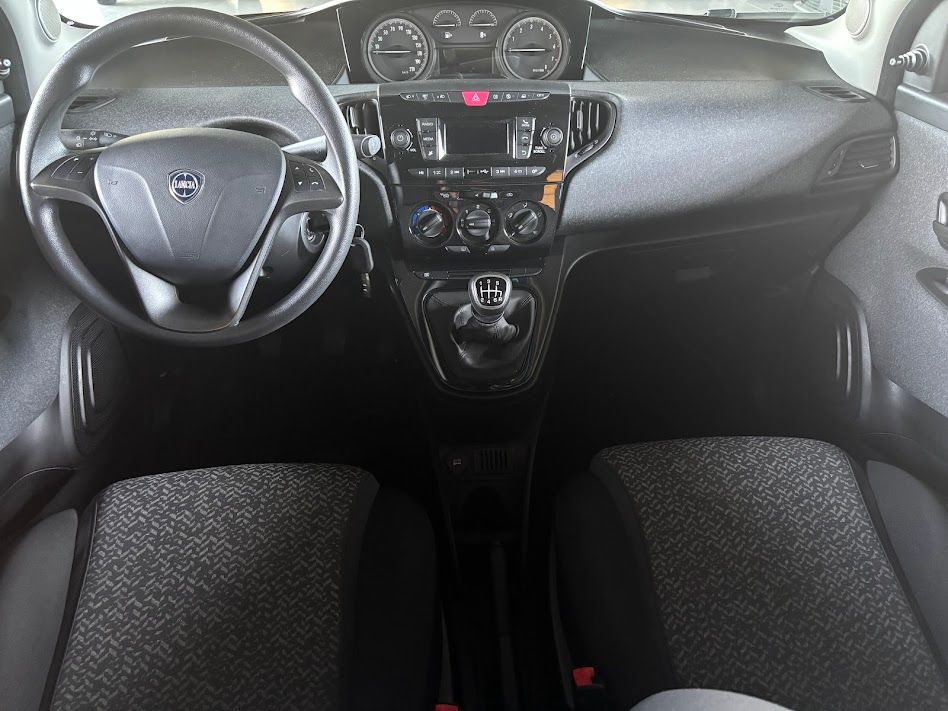 Lancia LANCIA YPSILON 1.0 HYBRID 50.000KM NEOPATENTATI 2023 — foto 13