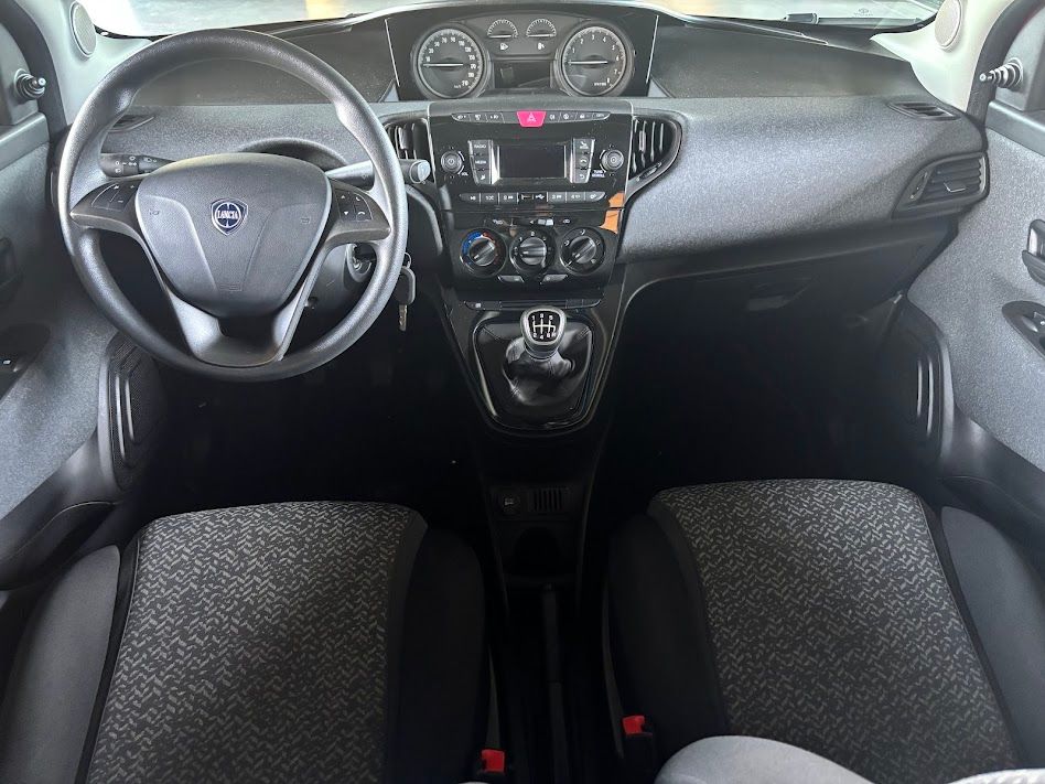 Lancia LANCIA YPSILON 1.0 HYBRID 50.000KM NEOPATENTATI 2023 — foto 14