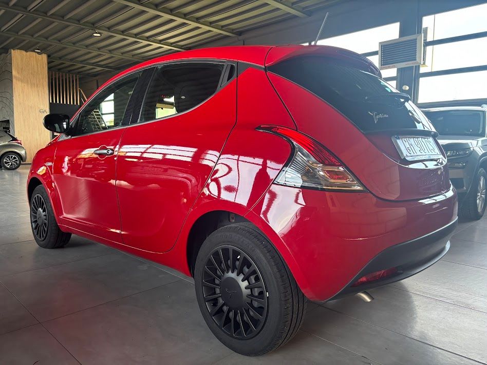 Lancia LANCIA YPSILON 1.0 HYBRID 50.000KM NEOPATENTATI 2023 — foto 2