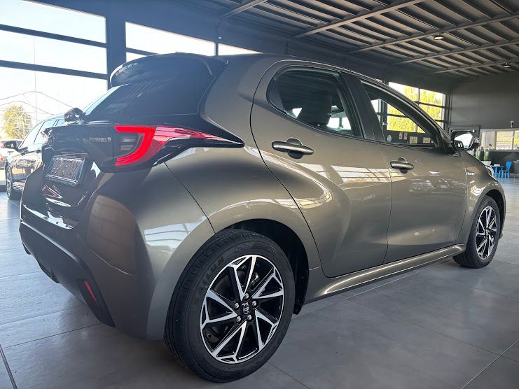 Toyota TOYOTA YARIS 1.5 HYBRID TREND 5P. NEOPATENTATI 2021 — foto 4