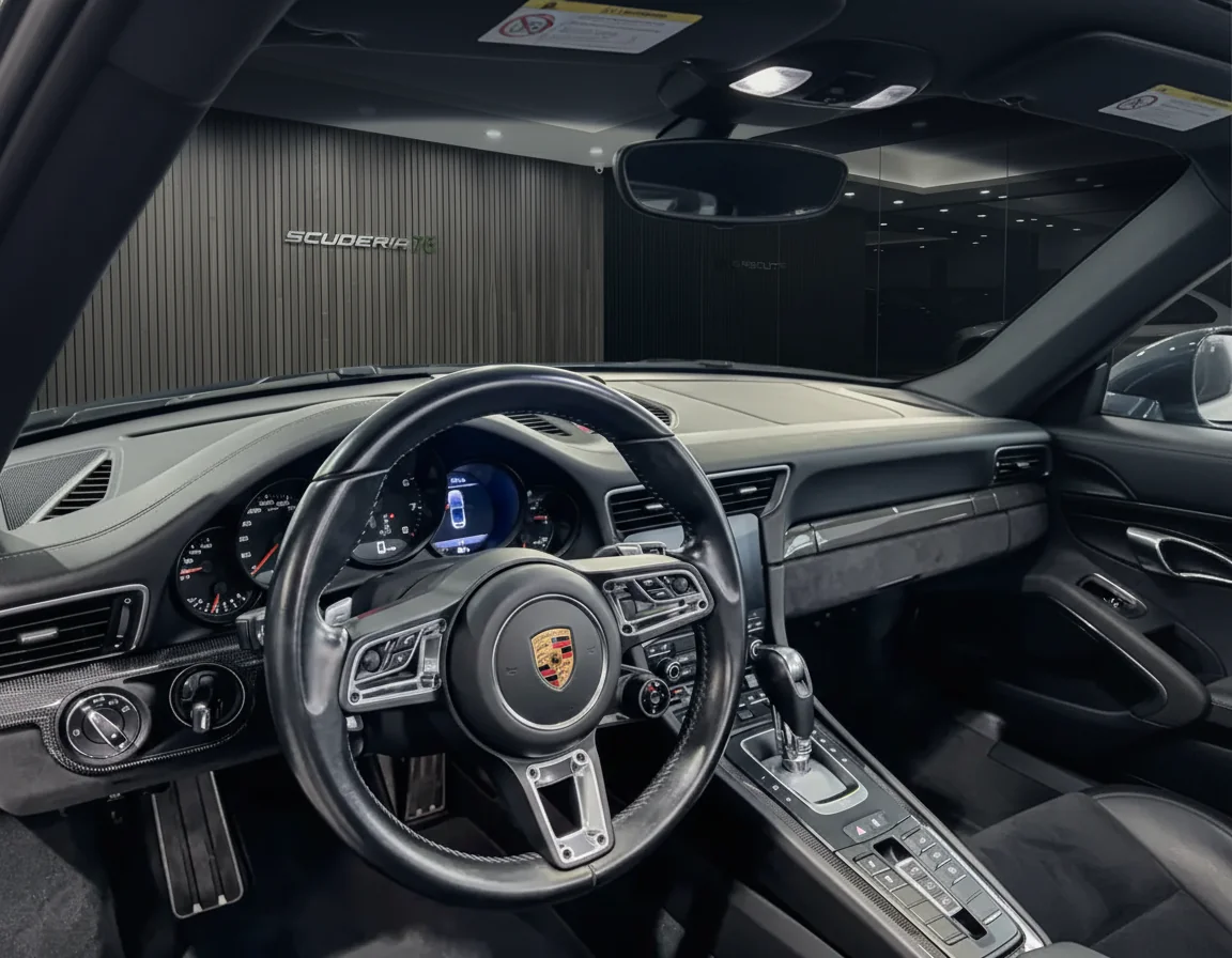 Porsche 911 Cabrio 3.0 Carrera GTS auto 2018 — foto 5